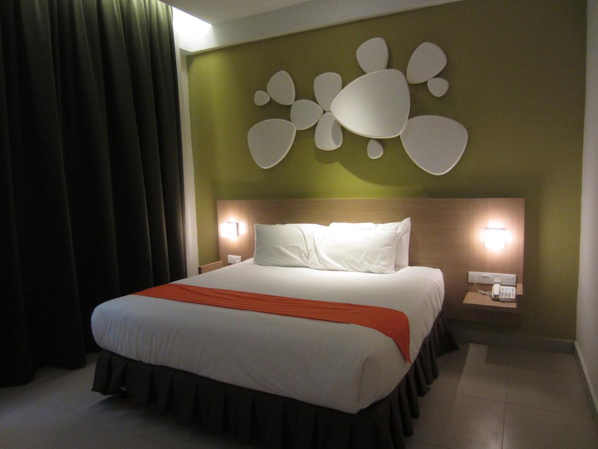 Hotel D